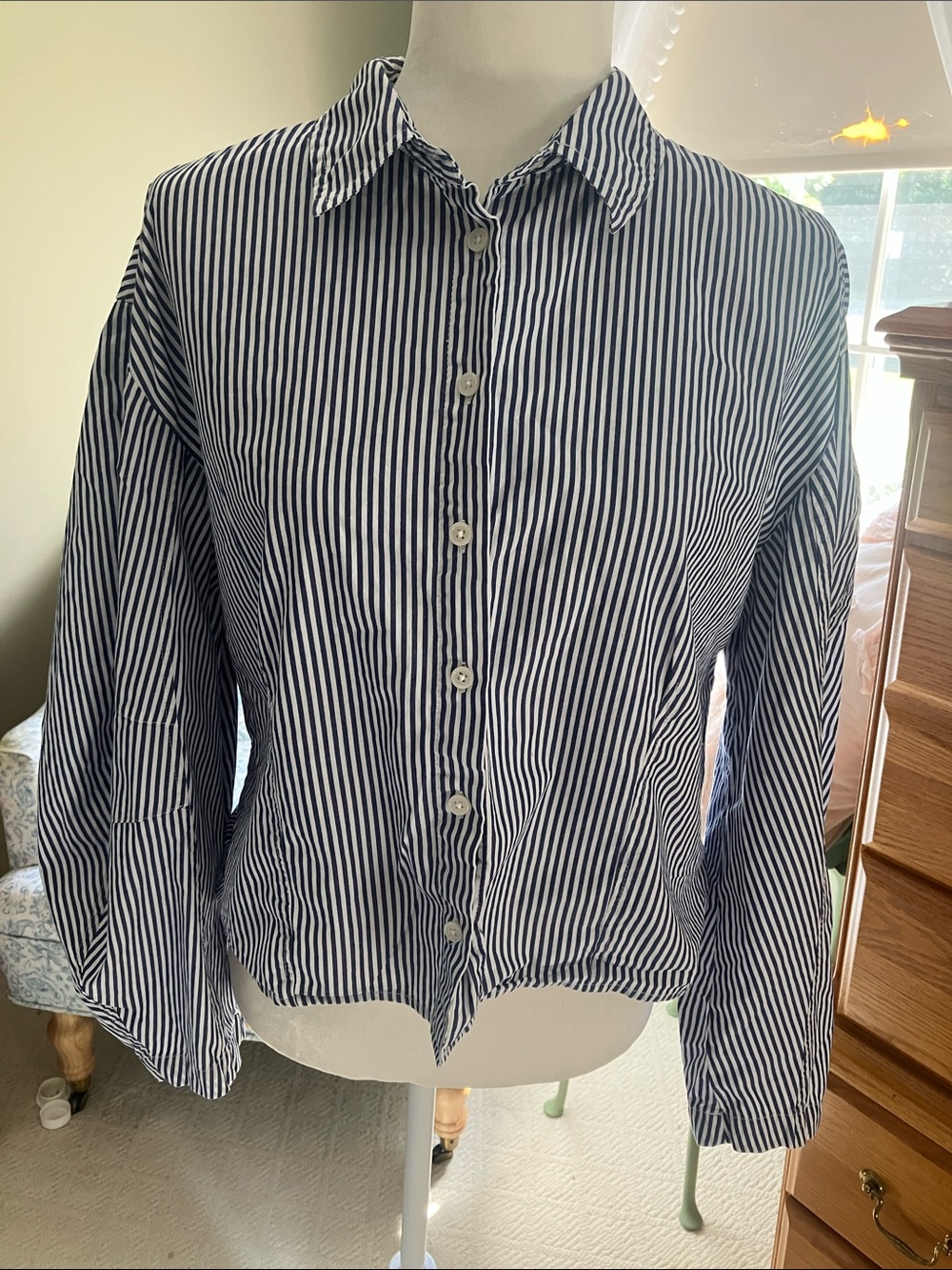 Nine West Blue & White Pinstripe Blouse with Wide Pegged Sleeves L classic twist